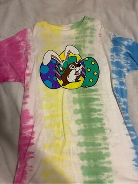 Buc-Ees Tye Dye Bunny Graphic Tee